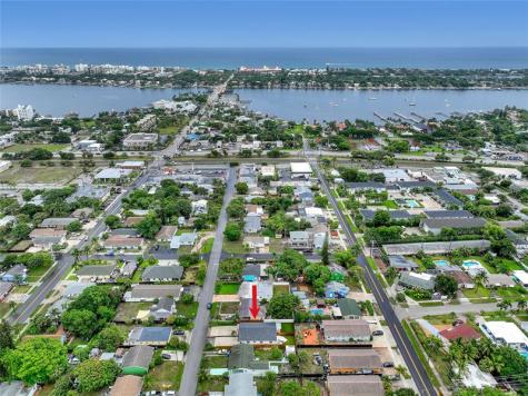 416 W Mango Street Lantana FL 33462