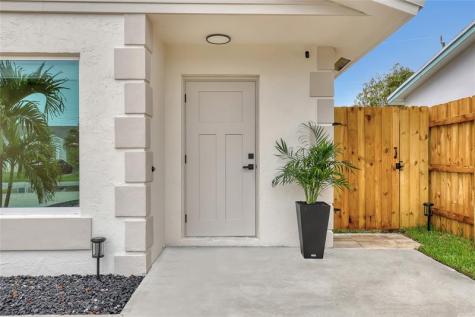 416 W Mango Street Lantana FL 33462
