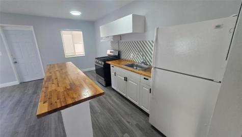 7725 Harding Avenue Miami Beach FL 33141