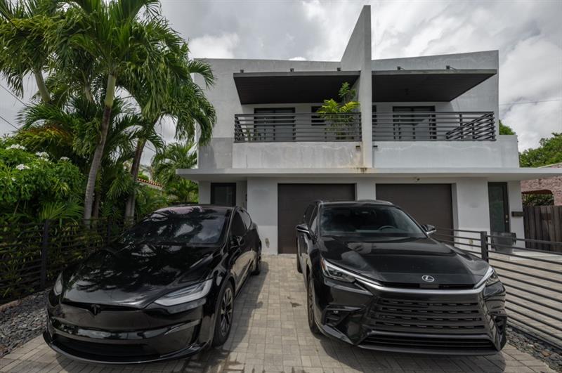 1635 SW 19th Terrace Miami FL 33145