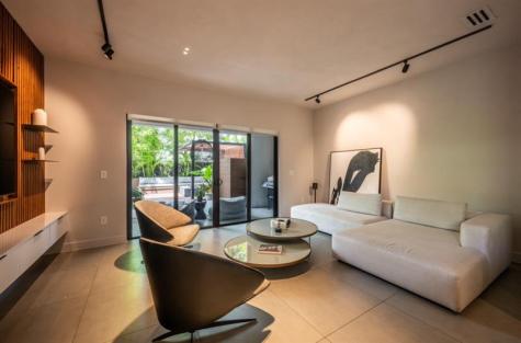 1635 SW 19th Terrace Miami FL 33145