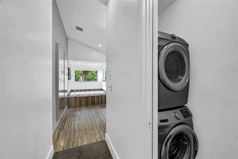 1511 NE 4th Place Fort Lauderdale FL 33301