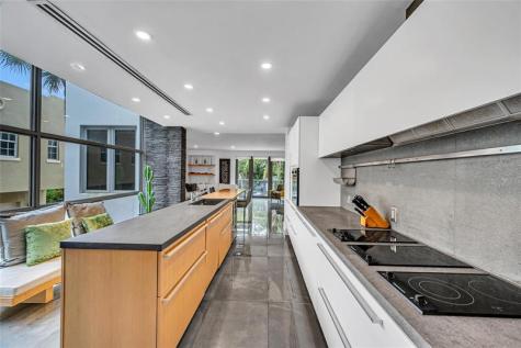 1511 NE 4th Place Fort Lauderdale FL 33301