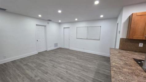 618 SW 14th Terrace Fort Lauderdale FL 33312