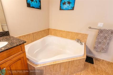 3909 NE 21st Avenue Fort Lauderdale FL 33308