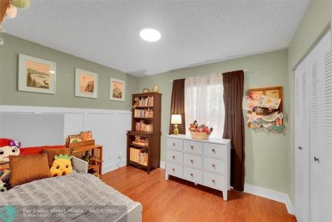 7542 NW 3rd Street Plantation FL 33317