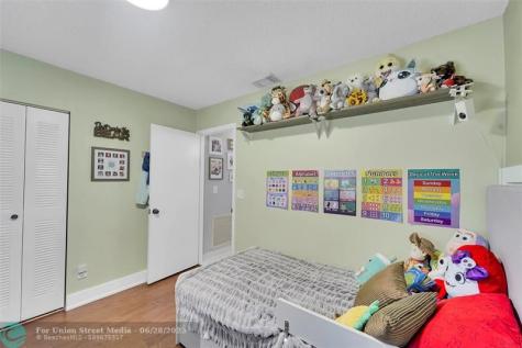 7542 NW 3rd Street Plantation FL 33317