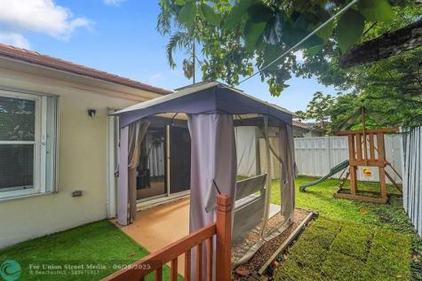 7542 NW 3rd Street Plantation FL 33317