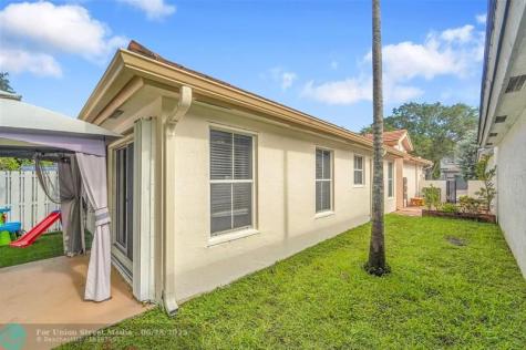 7542 NW 3rd Street Plantation FL 33317