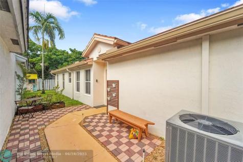 7542 NW 3rd Street Plantation FL 33317