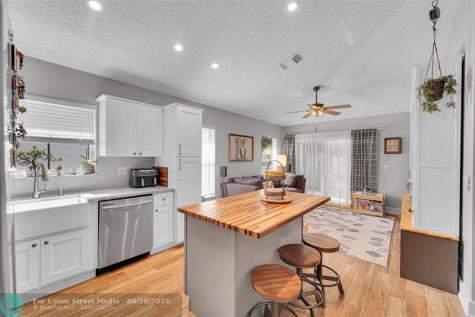 7542 NW 3rd Street Plantation FL 33317
