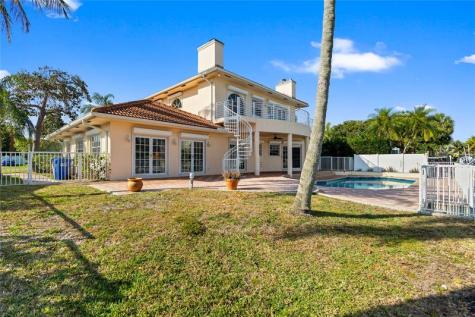 2671 NE 22nd Court Pompano Beach FL 33062