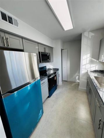 8657 SW 5th Street Pembroke Pines FL 33025