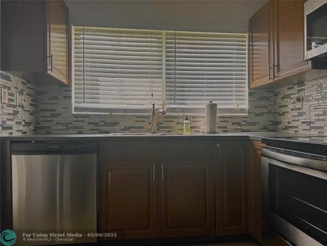 4046 NW 19th Street Lauderhill FL 33313