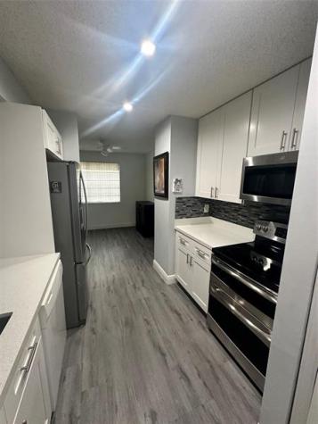 401 SW 86th Avenue Pembroke Pines FL 33025
