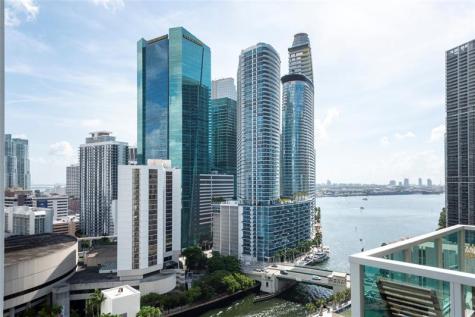 41 SE 5th Street Miami FL 33131