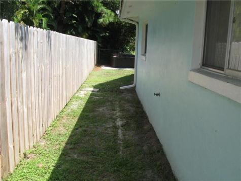 3700 Bay Street Micco FL 32976