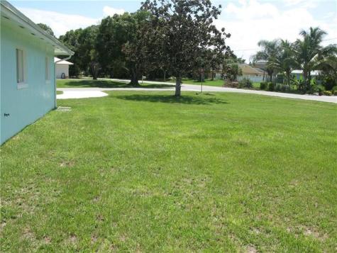3700 Bay Street Micco FL 32976