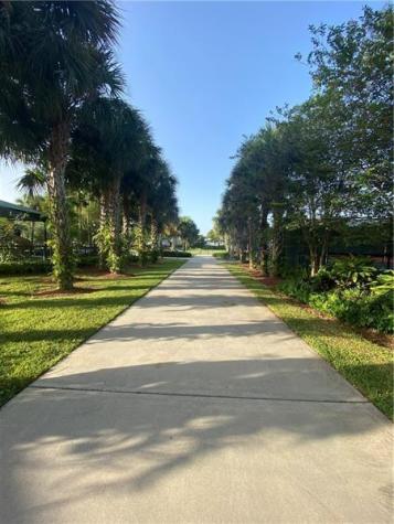 4280 Oaks Terrace Pompano Beach FL 33069
