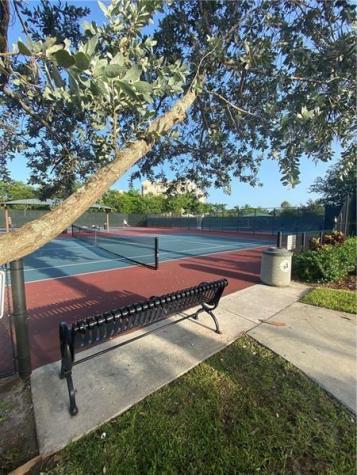 4280 Oaks Terrace Pompano Beach FL 33069