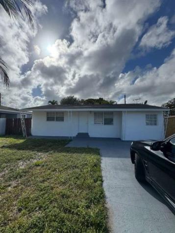 4871 SW 24th Avenue Fort Lauderdale FL 33312