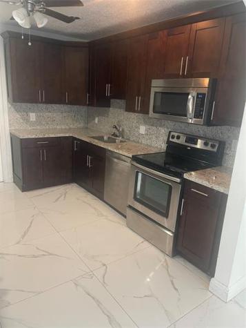 824 N Rainbow Drive Hollywood FL 33021
