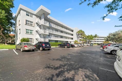 113 Royal Park Drive Oakland Park FL 33309