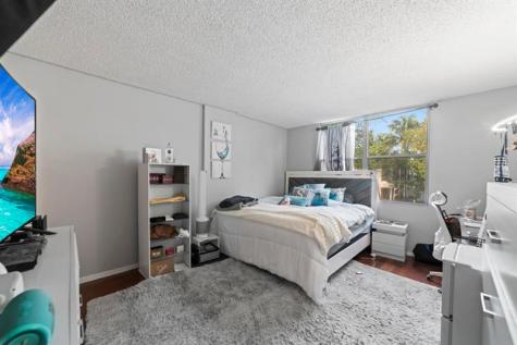 113 Royal Park Drive Oakland Park FL 33309