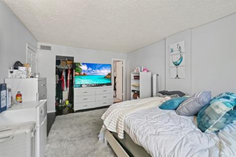 113 Royal Park Drive Oakland Park FL 33309