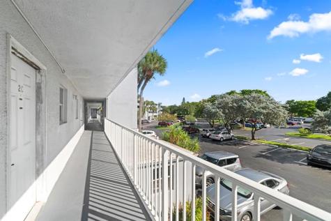 113 Royal Park Drive Oakland Park FL 33309