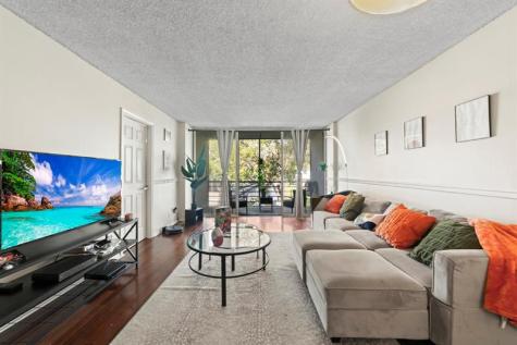 113 Royal Park Drive Oakland Park FL 33309
