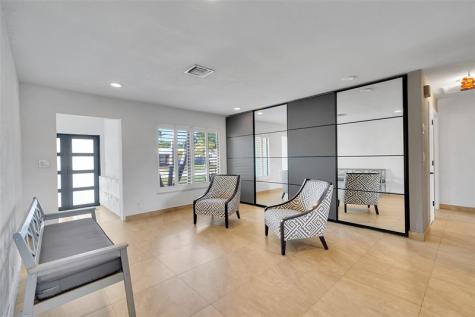 1736 NW 38th Street Oakland Park FL 33309