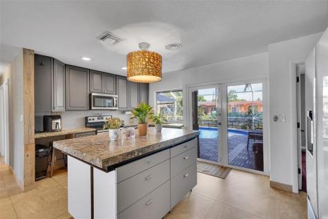 1736 NW 38th Street Oakland Park FL 33309