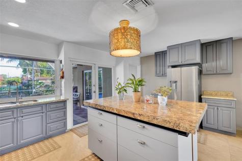 1736 NW 38th Street Oakland Park FL 33309