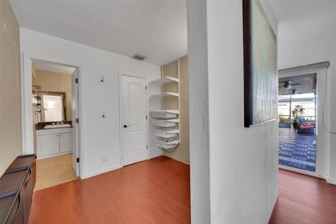 1736 NW 38th Street Oakland Park FL 33309