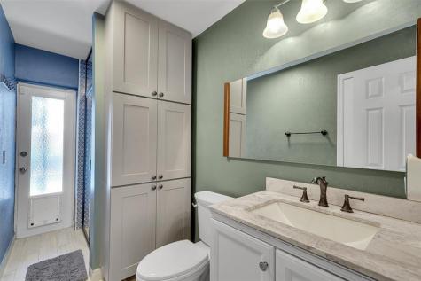 1736 NW 38th Street Oakland Park FL 33309