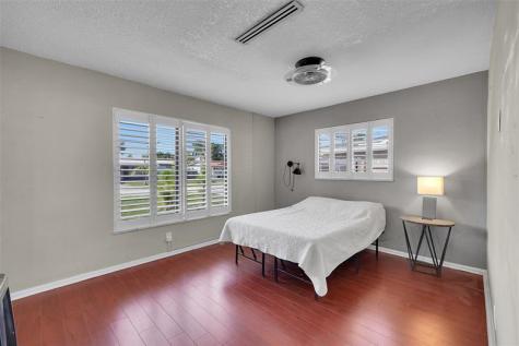 1736 NW 38th Street Oakland Park FL 33309