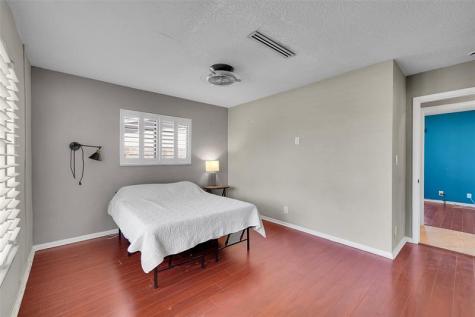1736 NW 38th Street Oakland Park FL 33309