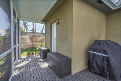 1736 NW 38th Street Oakland Park FL 33309