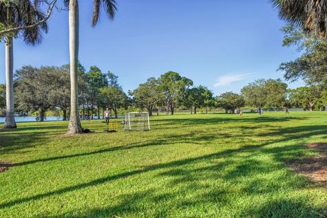 1736 NW 38th Street Oakland Park FL 33309