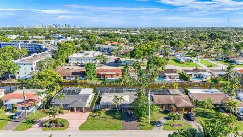 1736 NW 38th Street Oakland Park FL 33309