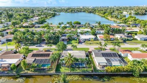 1736 NW 38th Street Oakland Park FL 33309