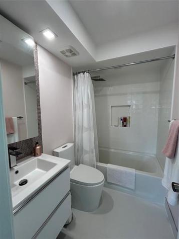 3221 NE 8th Street Pompano Beach FL 33062