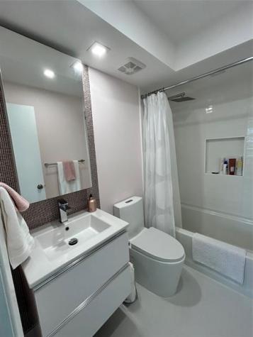 3221 NE 8th Street Pompano Beach FL 33062