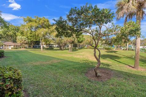 500 Oaks Lane Pompano Beach FL 33069