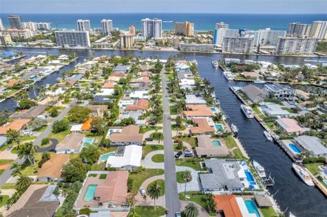 2720 NE 7th Street Pompano Beach FL 33062