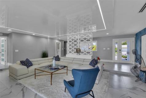 2720 NE 7th Street Pompano Beach FL 33062