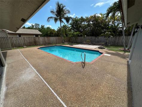 364 NW 107th Terrace Coral Springs FL 33071