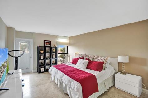 1361 S Ocean Bl Pompano Beach FL 33062