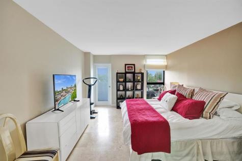 1361 S Ocean Bl Pompano Beach FL 33062
